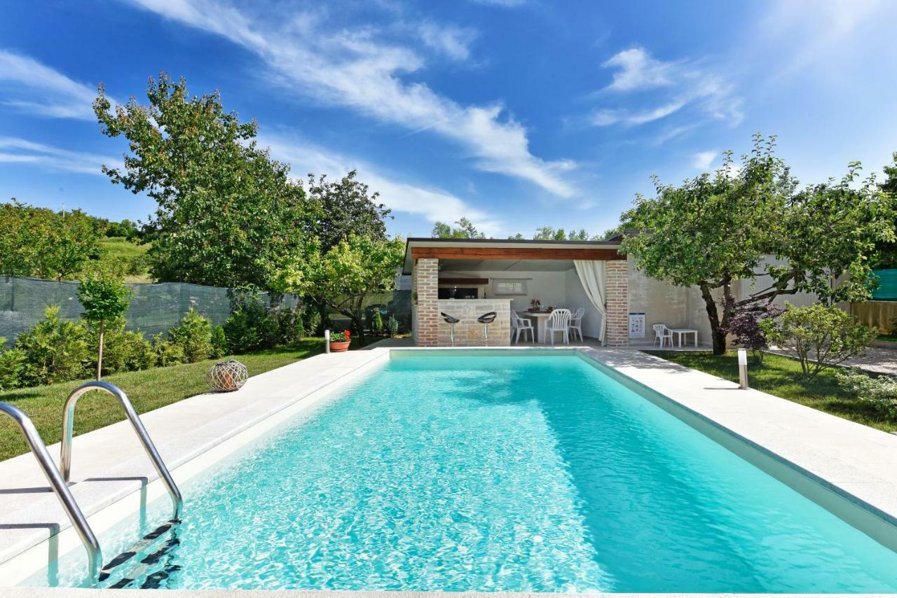 Villa Aromatica Vižinada Eksteriør bilde